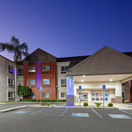 Holiday Inn Express & Suites - Tulare By Ihg Εξωτερικό φωτογραφία