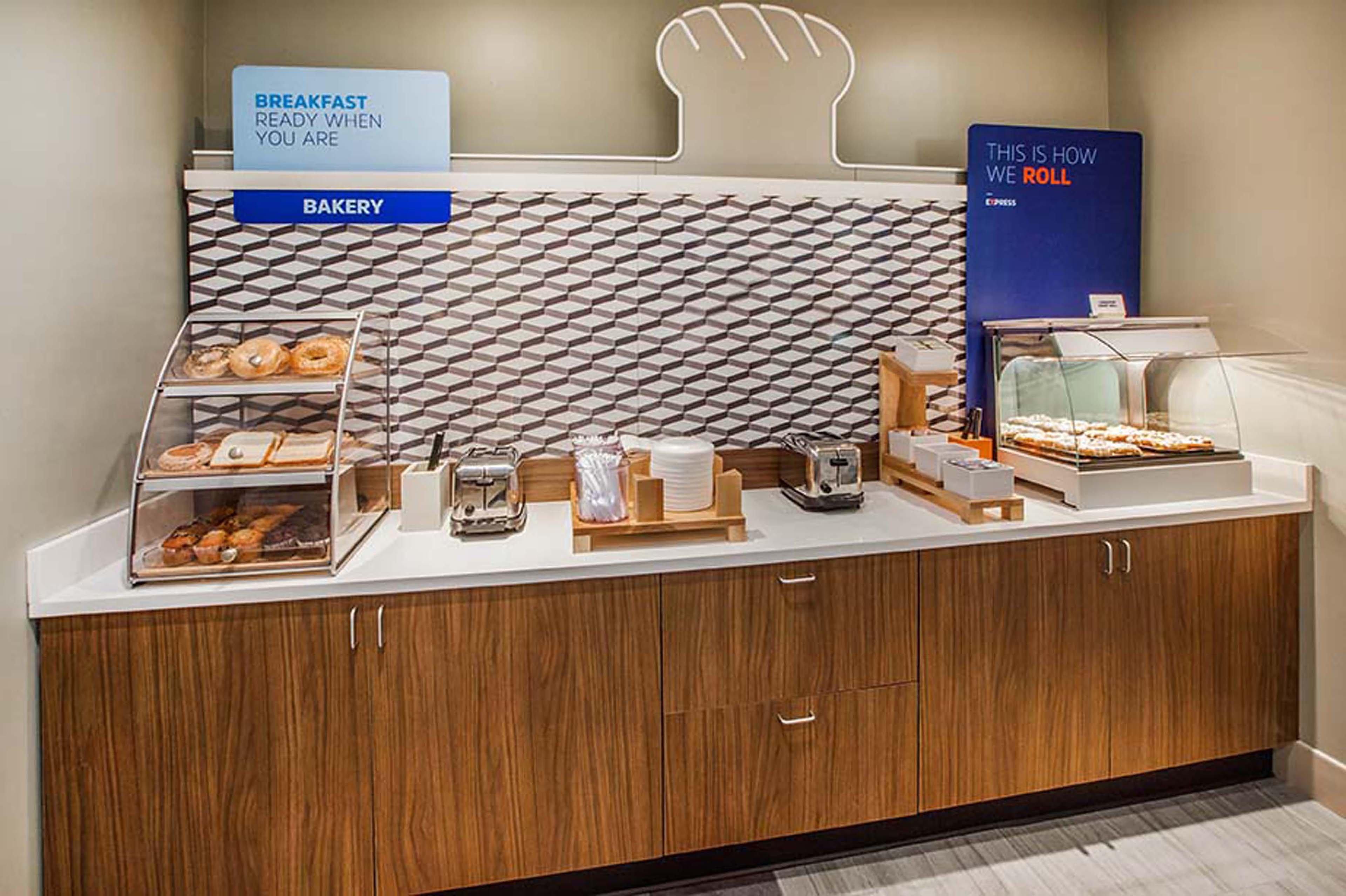 Holiday Inn Express & Suites - Tulare By Ihg Εξωτερικό φωτογραφία