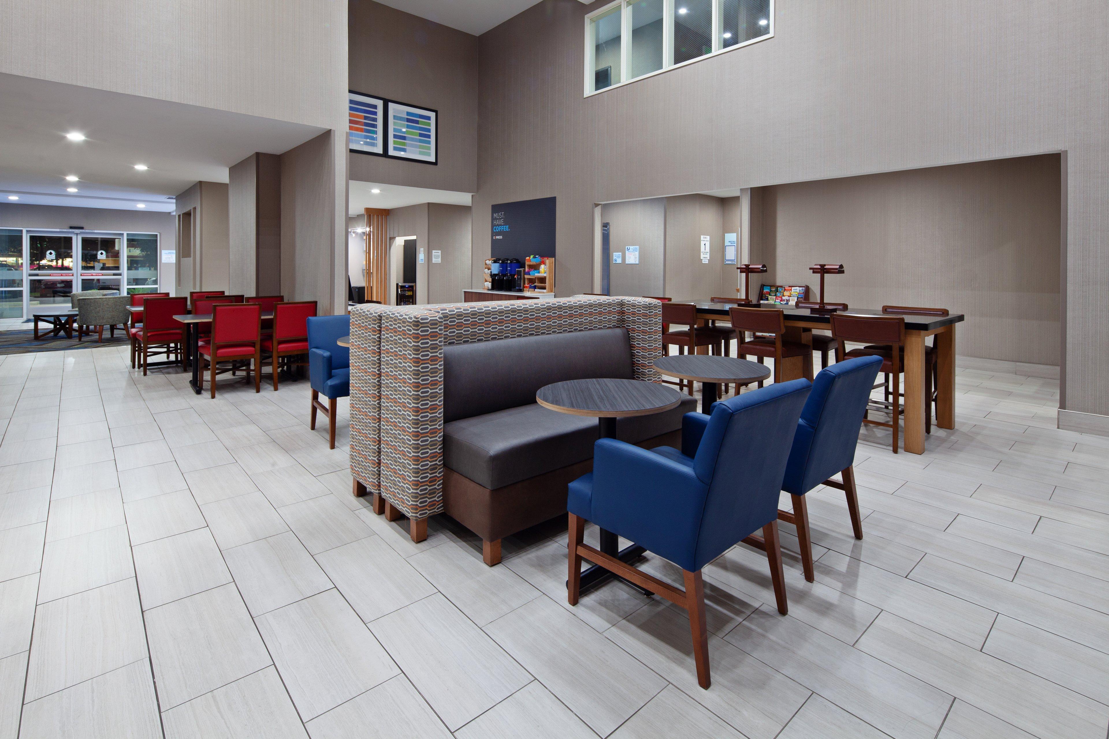 Holiday Inn Express & Suites - Tulare By Ihg Εξωτερικό φωτογραφία